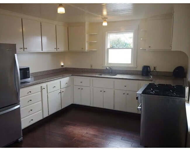 Cocina - 5530 Beaudry St