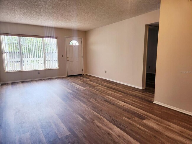 Foto del edificio - 2293 Swedish Dr