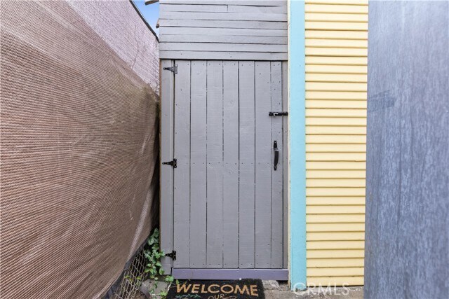 Foto del edificio - 1950 S Palm Grove Ave