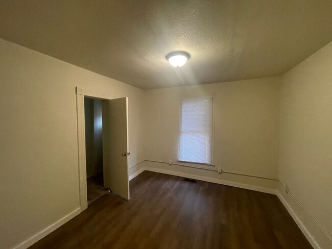 Building Photo - 3 Bed 1.5 Bath in Paducah