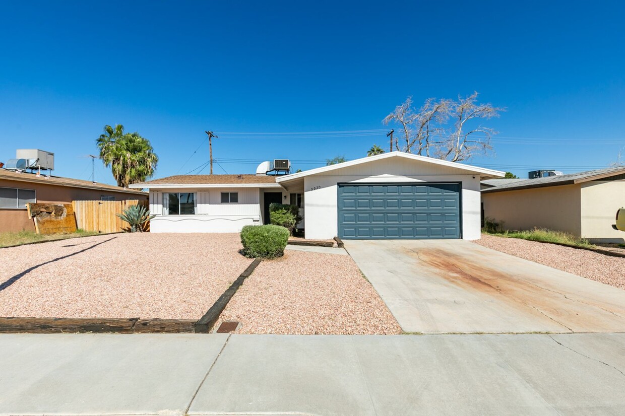 Primary Photo - Single Story Gem in Las Vegas