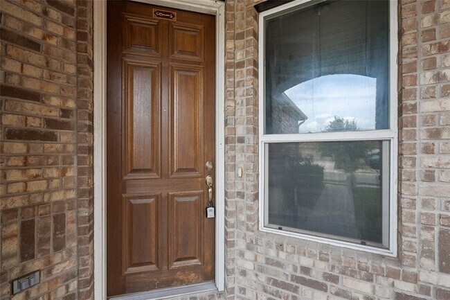 Foto del edificio - 14120 Purple Azalea Dr