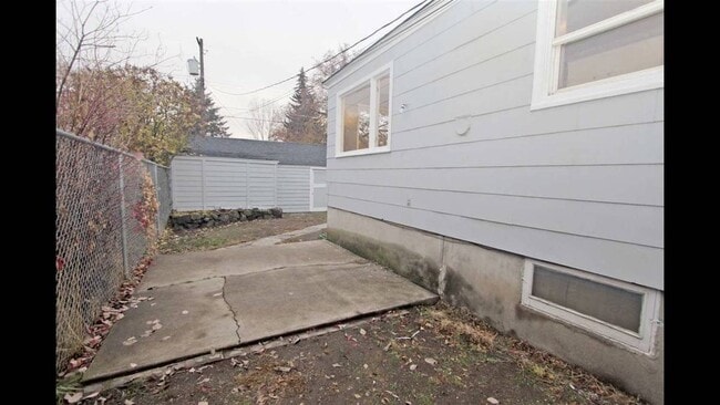 Concrete BBQ Patio - 1024 E Hoffman Ave