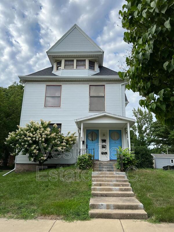 Primary Photo - 502 E Locust St