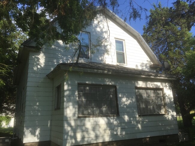 Building Photo - 3031 E Shaulis Rd