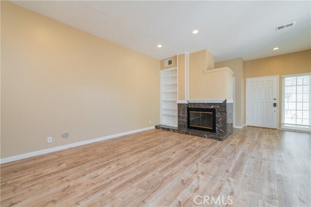 Foto del edificio - 25 Woodland Dr