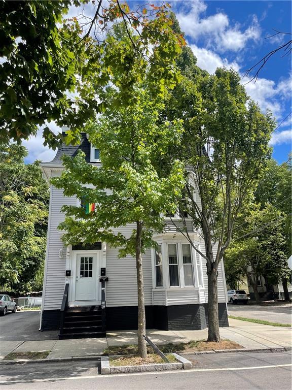 90 Sycamore St Unit 3, Providence, RI 02909 Room for Rent in Providence, RI