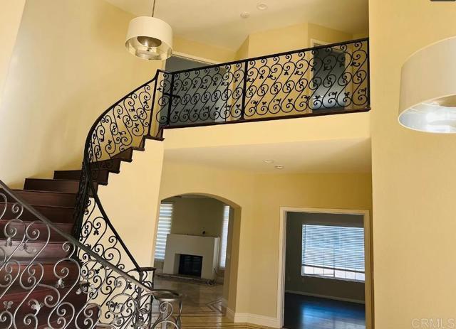 Building Photo - 463 Acero Pl