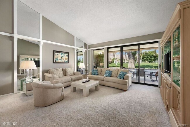 Building Photo - 3 br, 2 bath Condo - 79 Torremolinos Dr