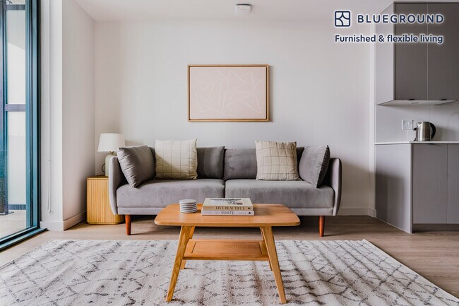 Foto del edificio - 3030 Potomac Ave