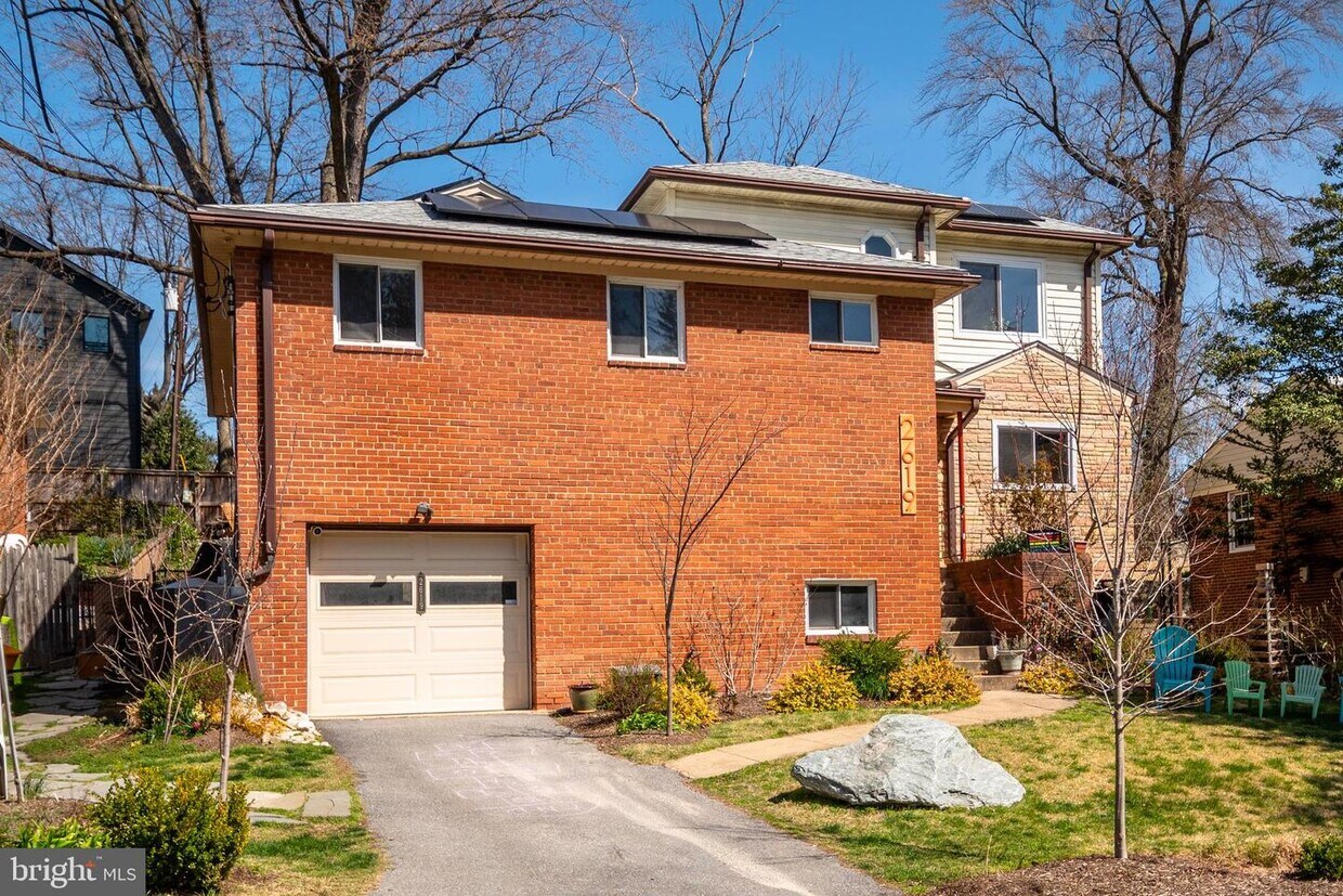 2619 Moreland Pl NW, Washington, DC 20015 House Rental in Washington