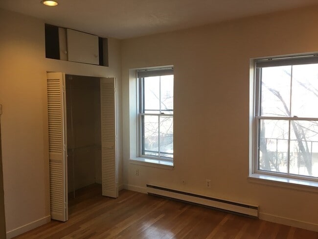 Building Photo - 150 Chandler St