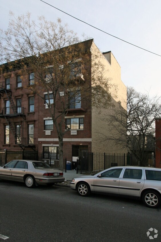 Building Photo - 653 Marcy Ave
