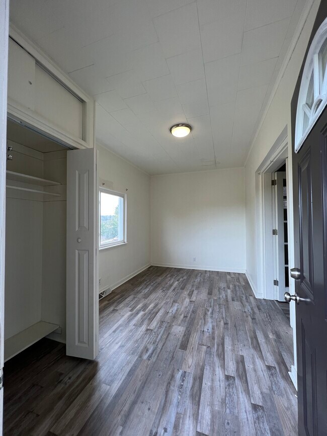 Front bedroom - 616 E 12th Ave