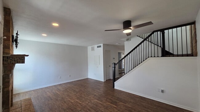 Building Photo - 2240 Colony Ct