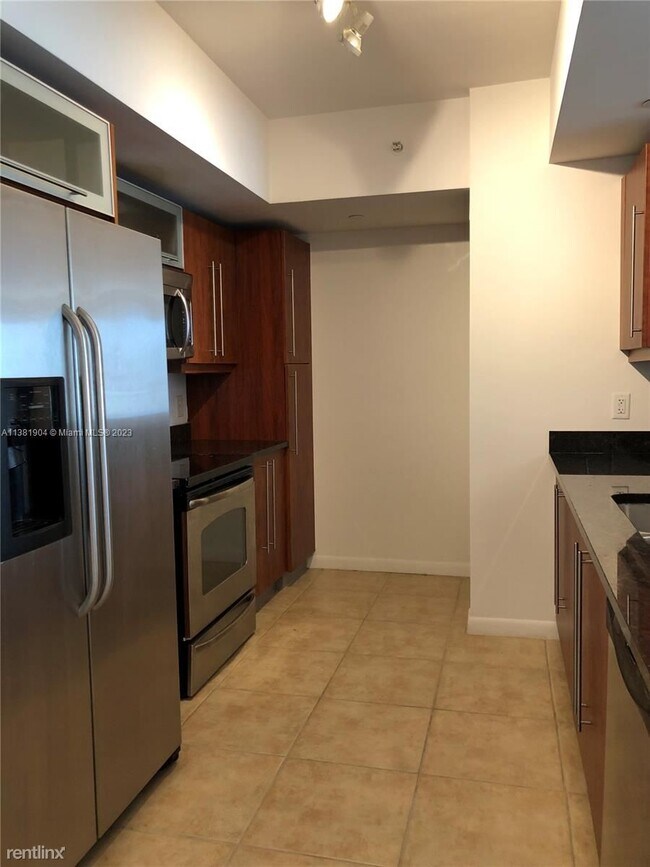 Foto del edificio - 1 br, 1 bath Condo - 7350 SW 89th St Apt 2...