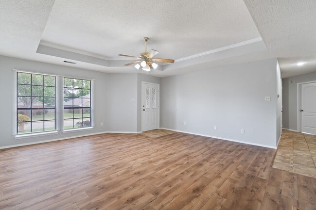 Building Photo - 8808 Timberlyn Way