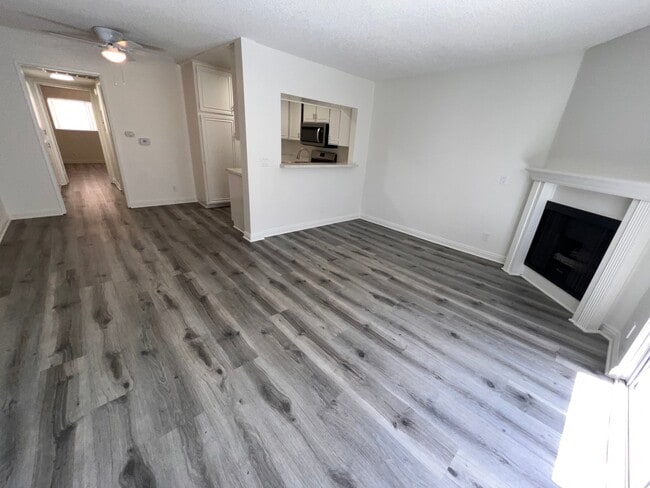 Building Photo - 4648 Fulton Ave