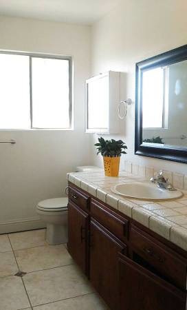 Building Photo - 2909 S Chester Ave