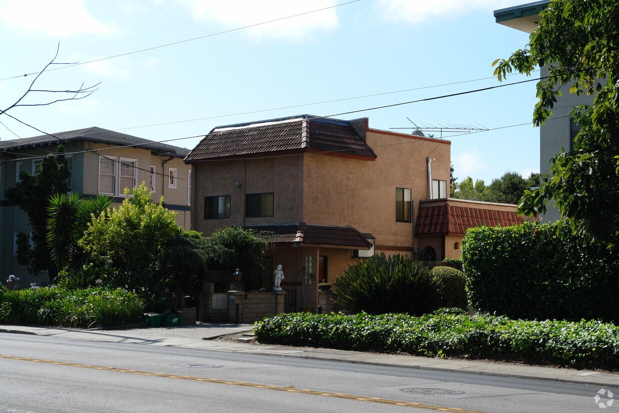 Primary Photo - 315 El Camino Real