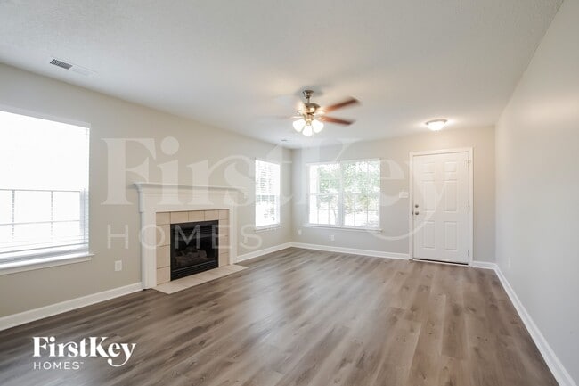 Building Photo - 2819 Rosemeade Dr