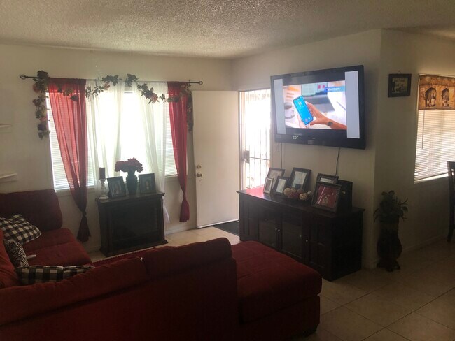 Foto del edificio - 19442 Vanowen St