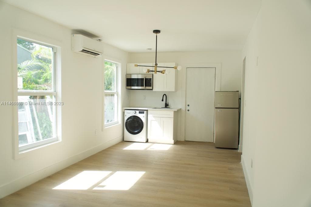 Foto del edificio - 2515 NE 182nd St