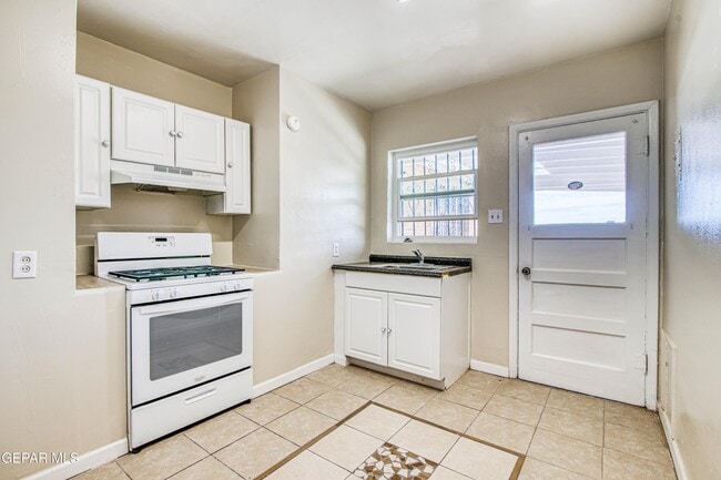 Foto del edificio - 1611 N Kansas St