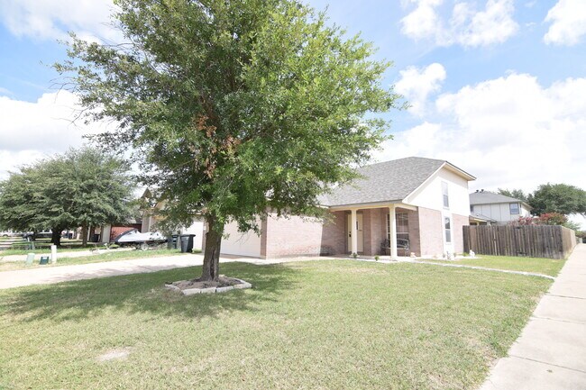 Building Photo - 4805 Causeway Ct
