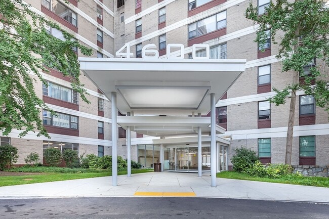 1 Bedroom Condo With Den - 1 Bedroom Condo With Den