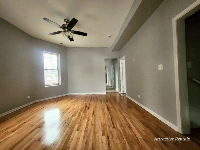 Foto del edificio - 7314 S Kenwood Ave