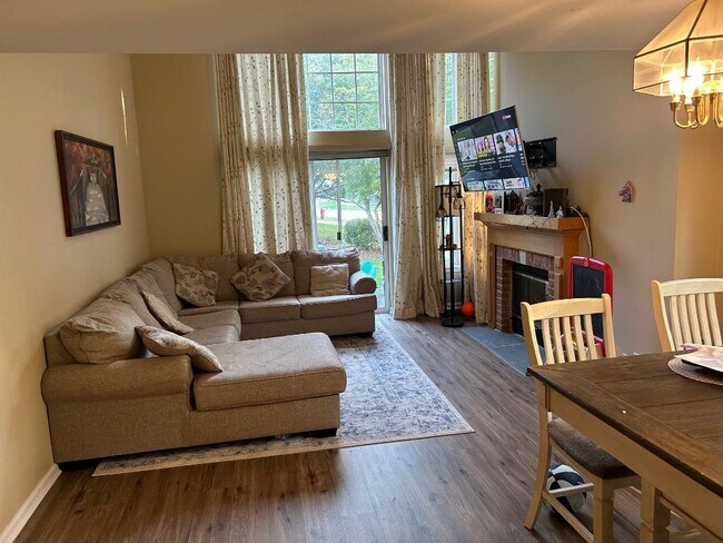 Foto del edificio - 1067 Providence Ln