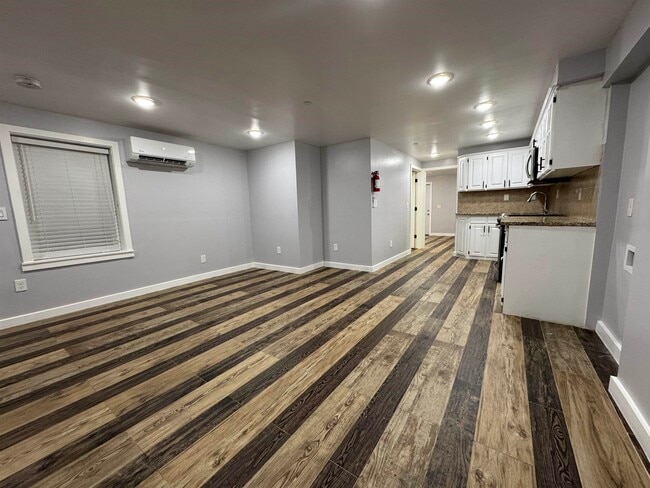 Building Photo - 102 Old Bergen Rd