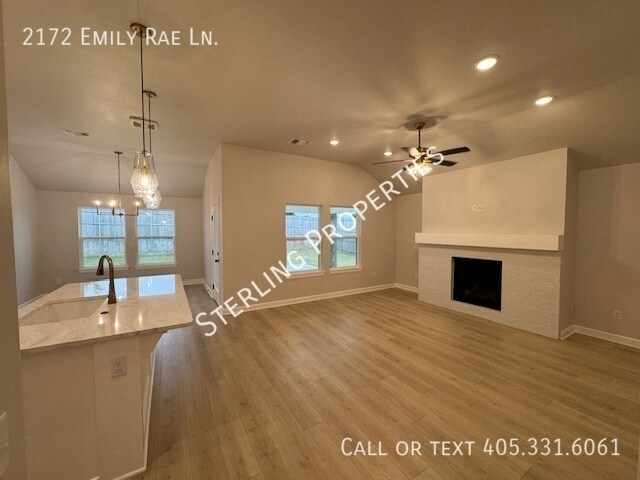 Foto del edificio - 2172 Emily Rae Ln