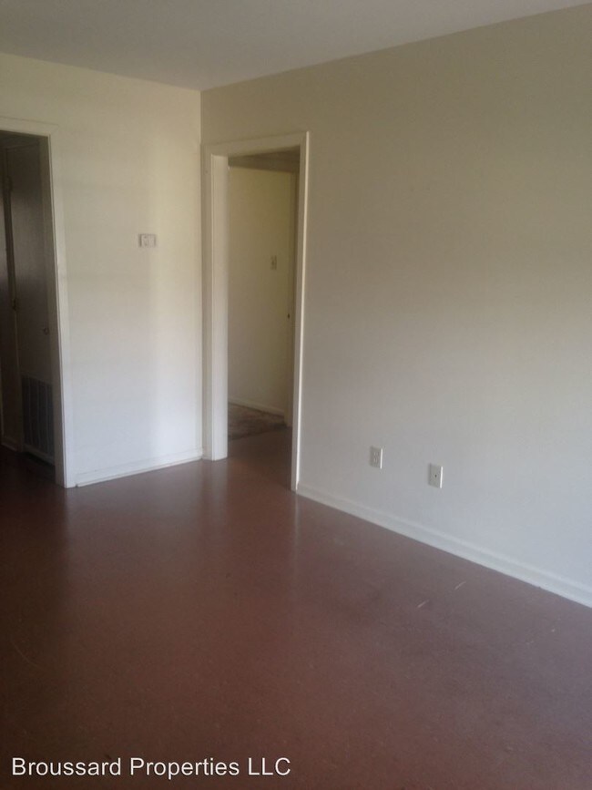 Building Photo - 113 Cantal Dr