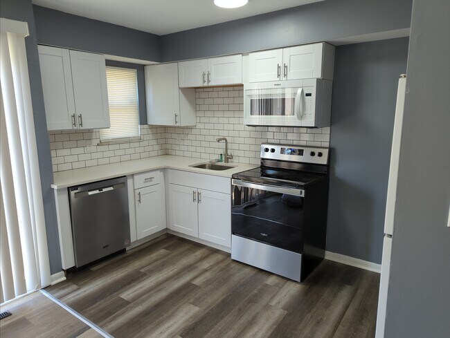 Kitchen - 793 Wiltshire Rd