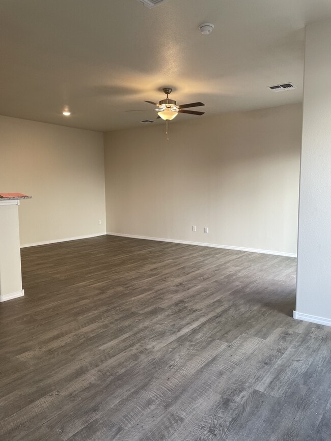Building Photo - 1509 Borrego Dr SE