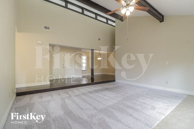 Foto del edificio - 1303 Willow Springs Ct