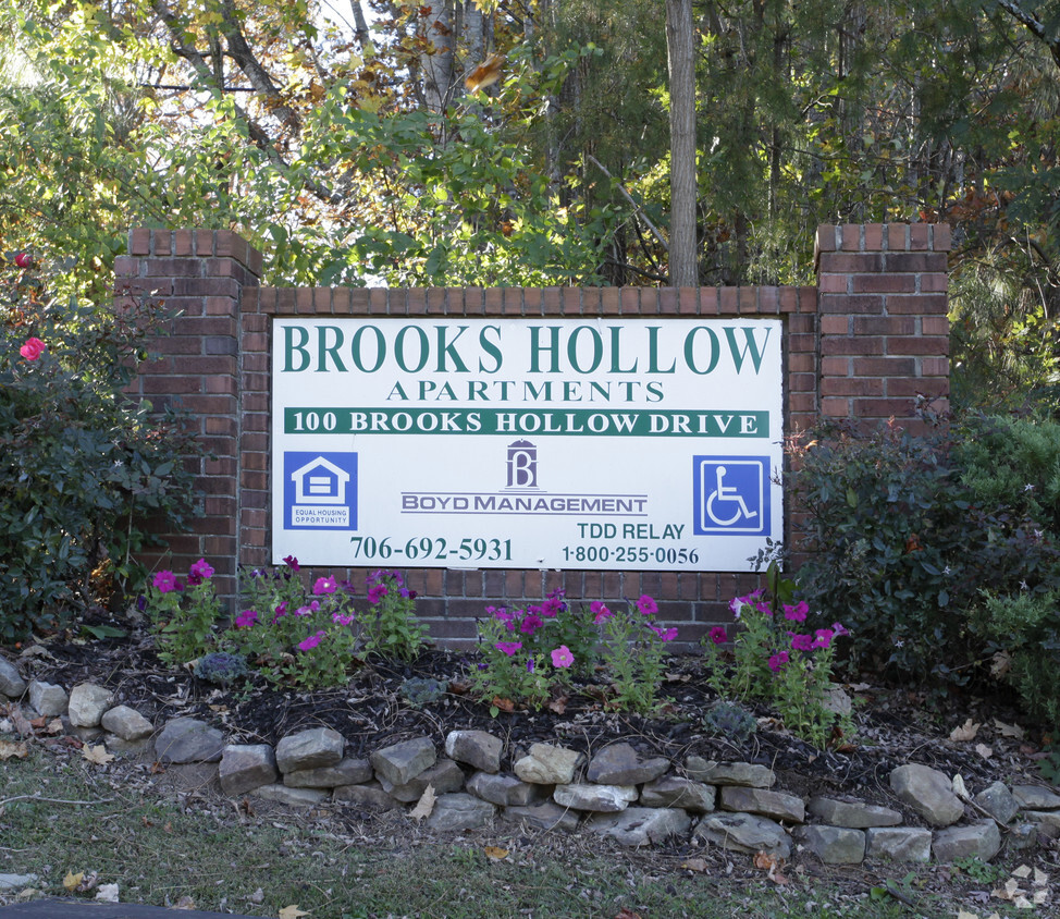 Foto del edificio - Brooks Hollow Apartments