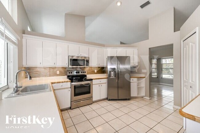 Building Photo - 3166 Gillot Blvd