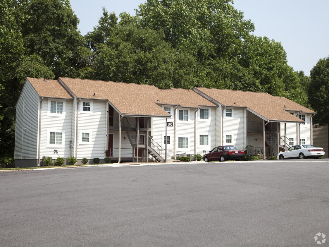 300 Whitbeck Dr, Mayodan, NC 27027 Apartments in Mayodan, NC