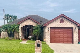 Building Photo - 7 Resplandor St