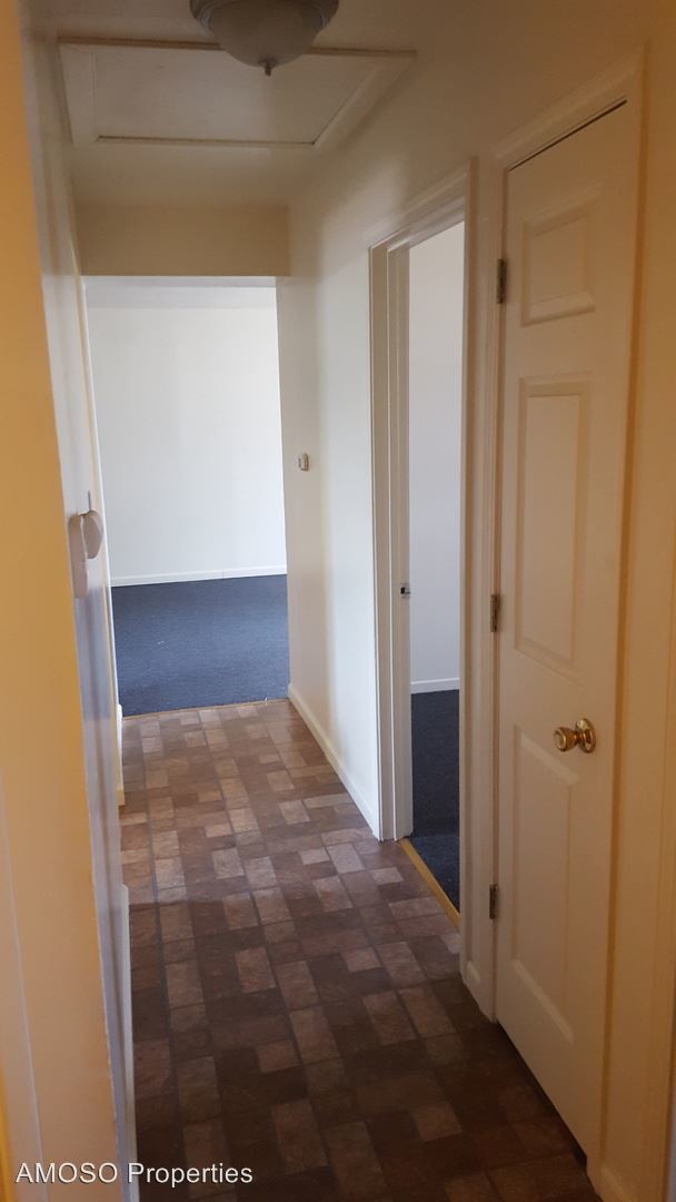 Building Photo - 3 br, 1 bath House - 10809 Spring Garden Dr.
