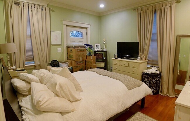 Foto del edificio - 12 Savin Hill Ave
