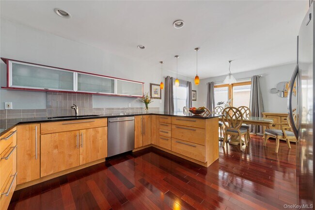 Foto del edificio - 355 1st St