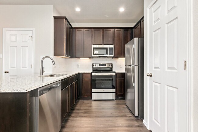 Foto del edificio - Luxury Duplex in Brook at Knox Ridge!