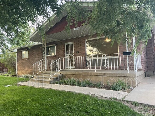Building Photo - 4586 Porter Ave