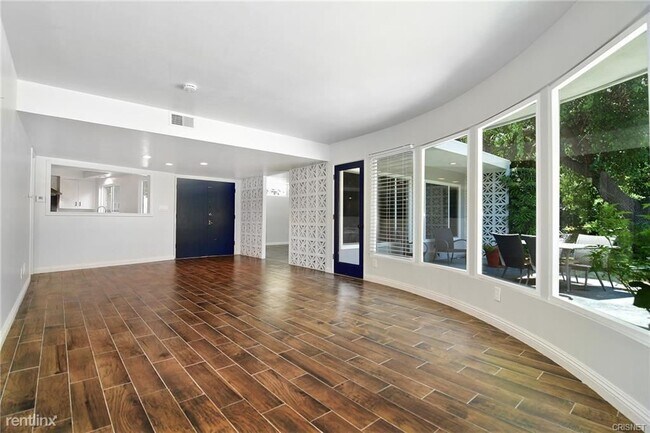 Foto del edificio - 4 br, 3.5 bath House - 19481 Rosita St