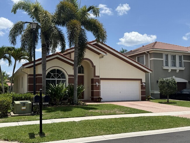 Building Photo - 9084 Silver Glen Way