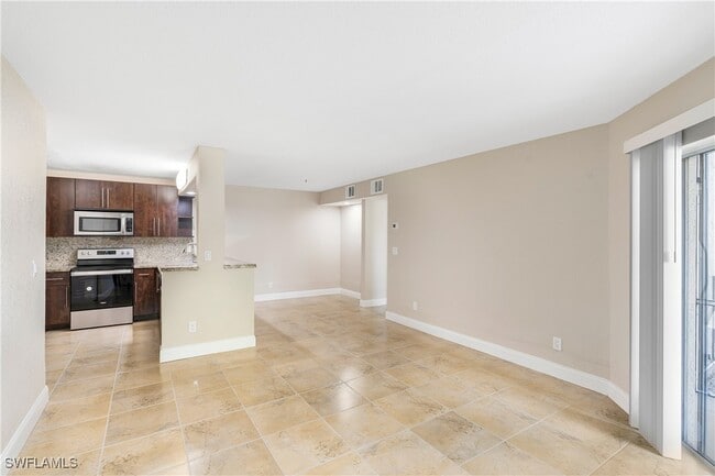 Building Photo - 169 Santa Clara Dr